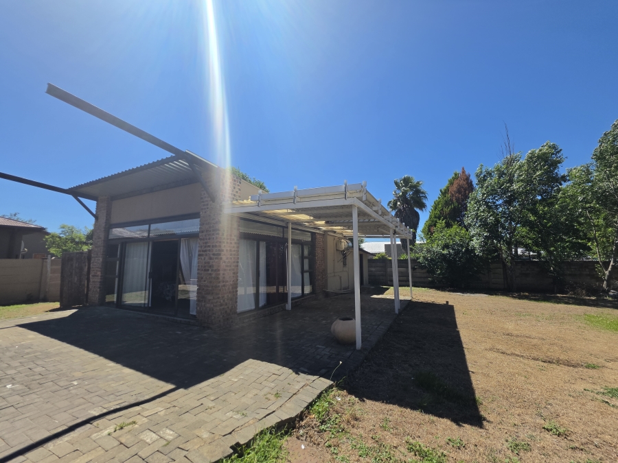 4 Bedroom Property for Sale in Wilgehof Free State